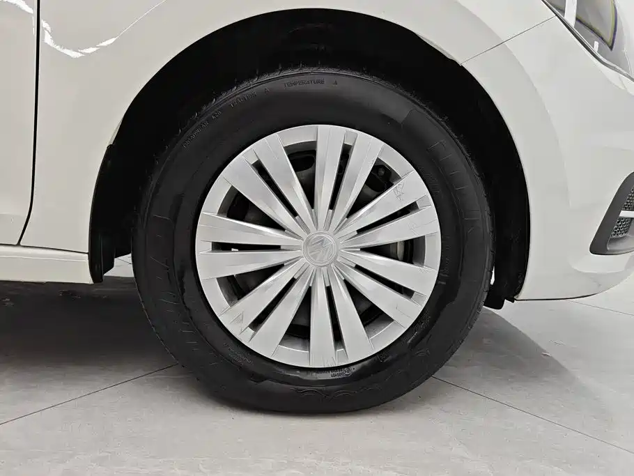 Volkswagen Santana — миниатюра 6
