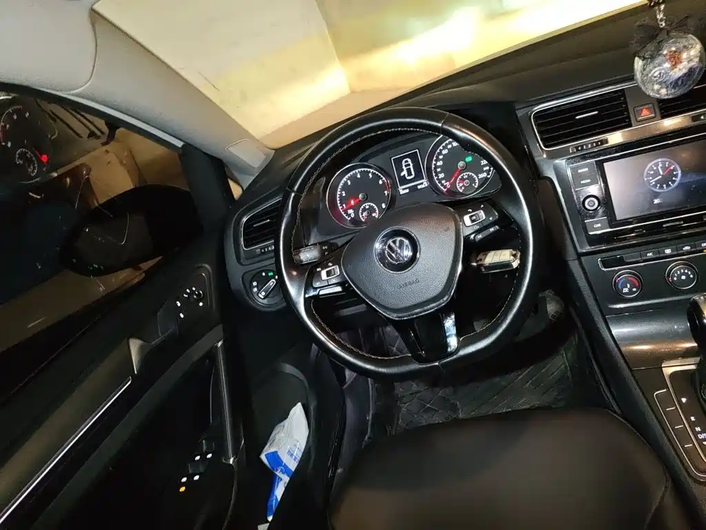 Volkswagen Golf — миниатюра 11
