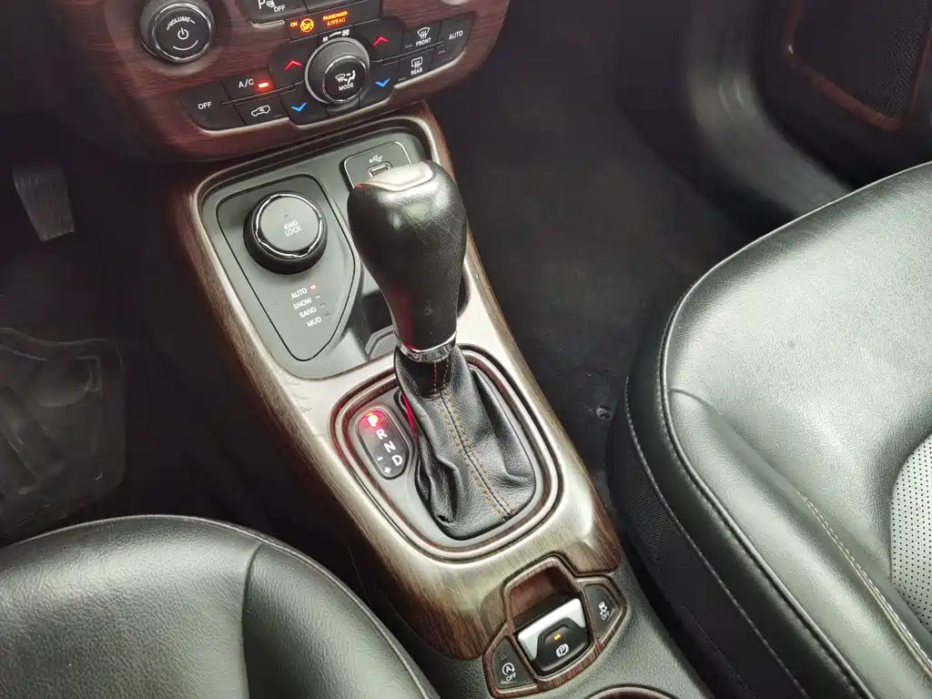 Jeep Compass — миниатюра 13