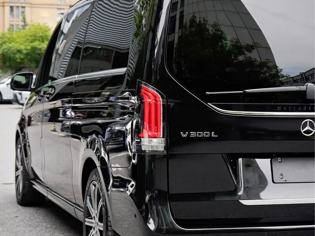 Mercedes-Benz V-Class V 2024 V 300 L Luxury
