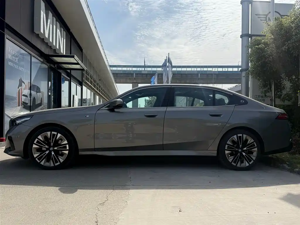 BMW 5 Series 5 2024 530Li Premium M Sport