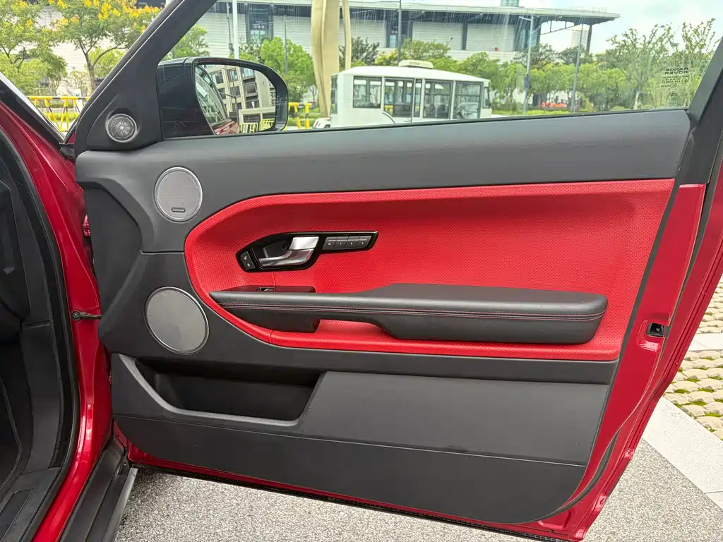 Land Rover Evoque (Import) — миниатюра 19