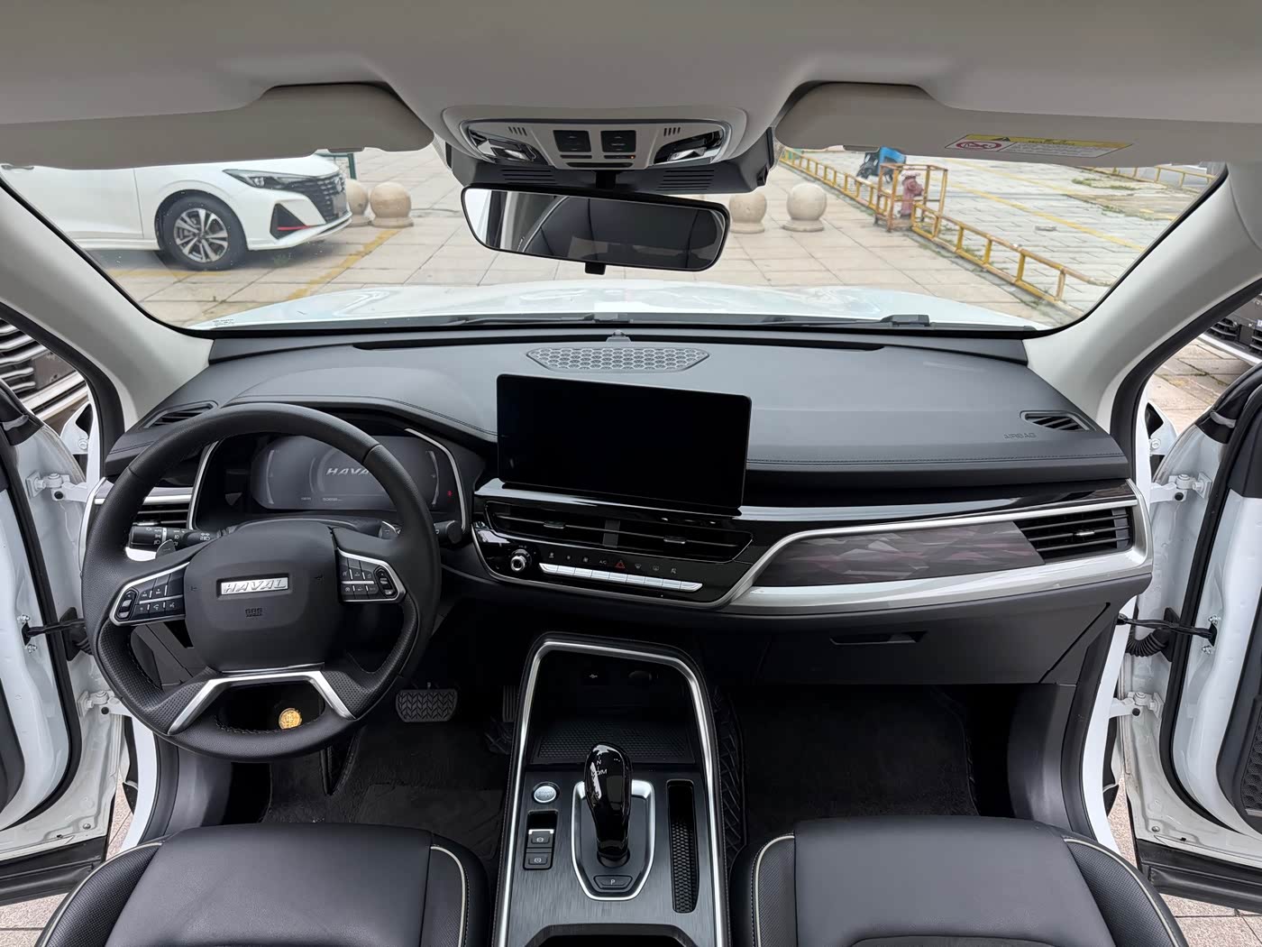 Haval Haval H6 1.5 л 2024 г. Белый, пробег 50000 км