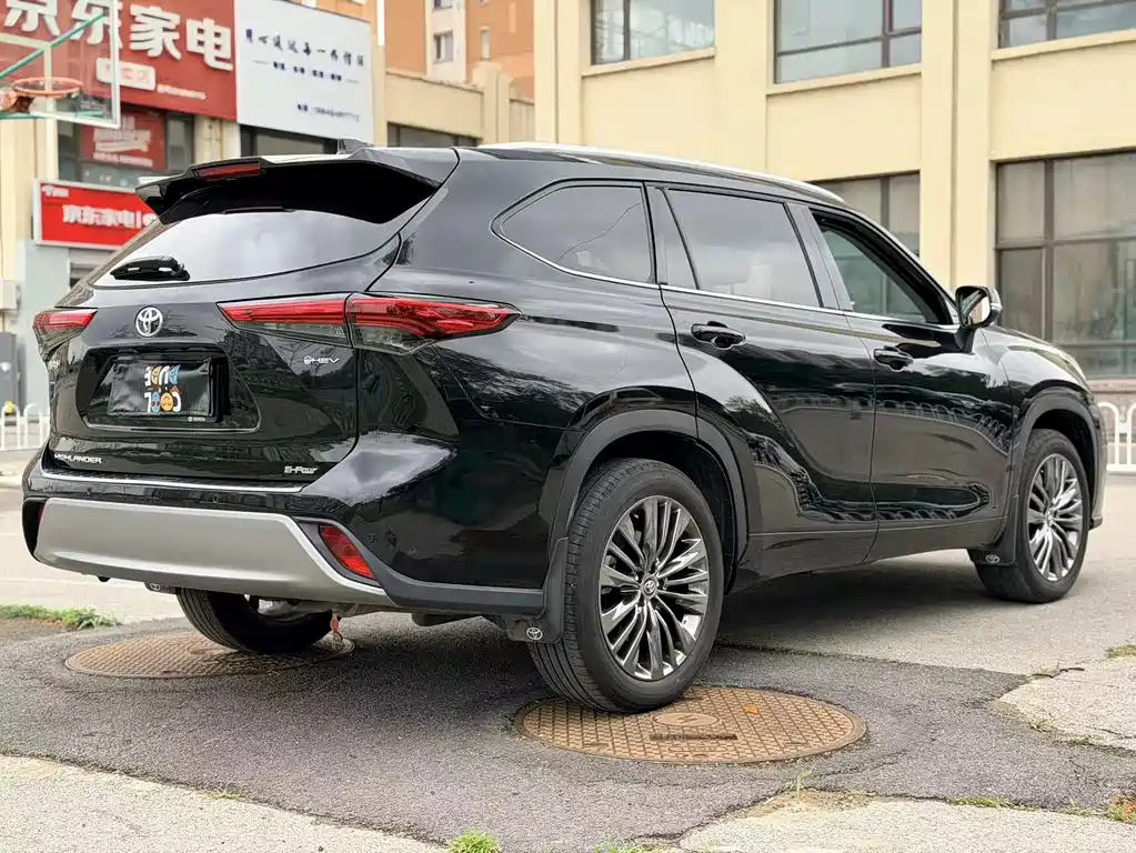 Toyota Highlander 2026 2.5L Luxury 7 мест