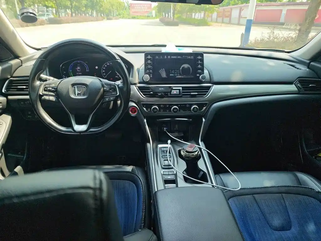 Honda Accord — миниатюра 13