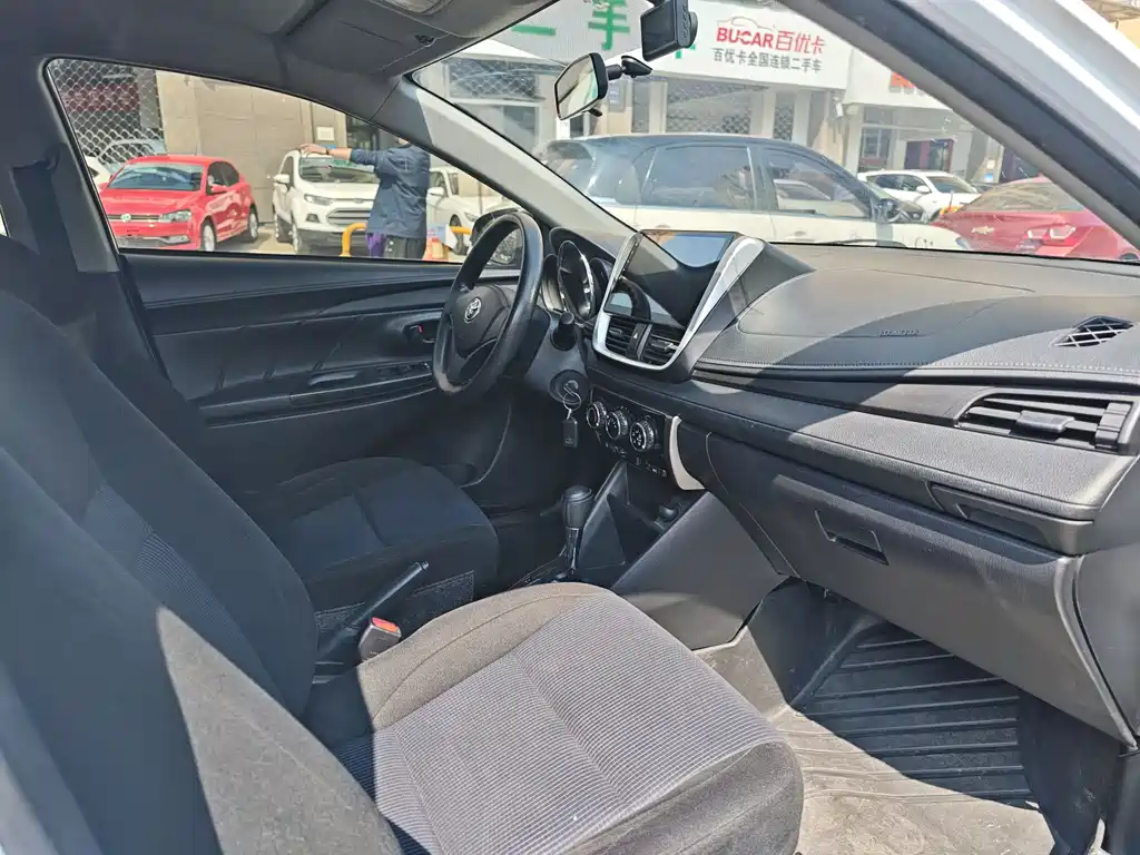 TOYOTA YARIS L TO ENJOY