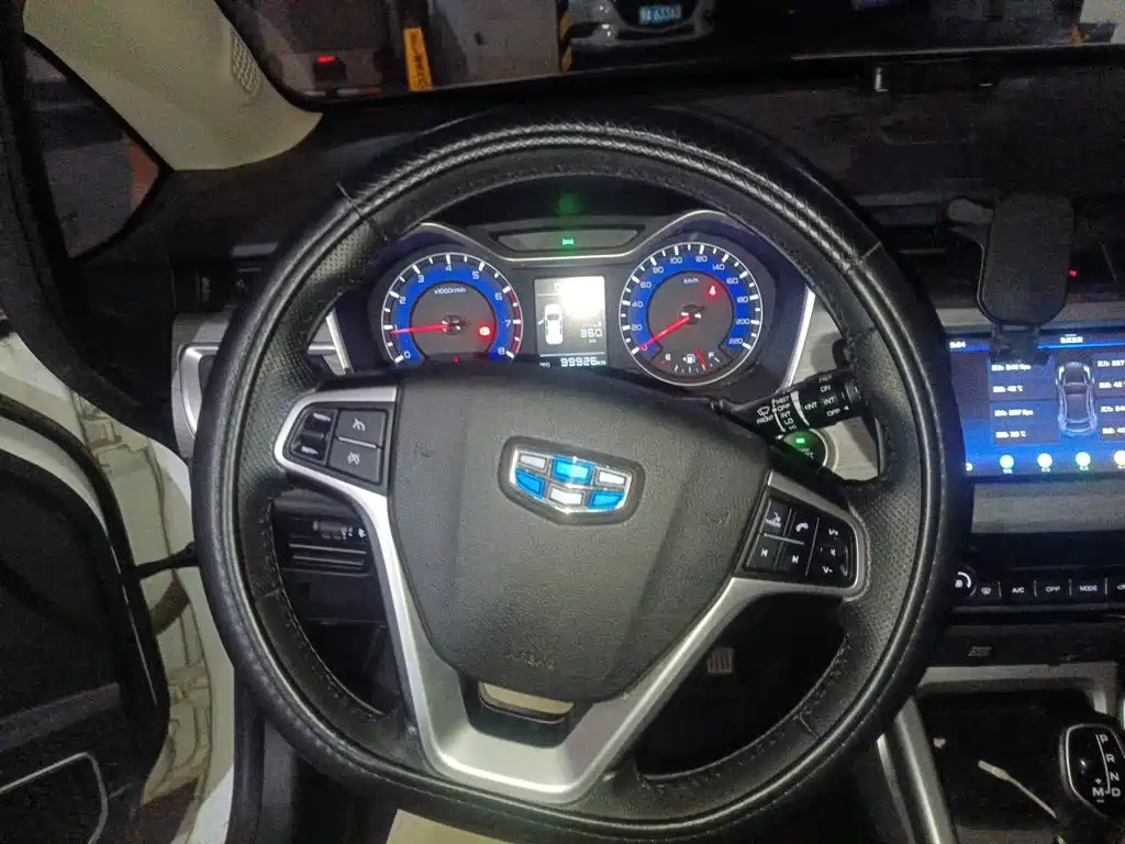 Geely Vision X3 — миниатюра 3