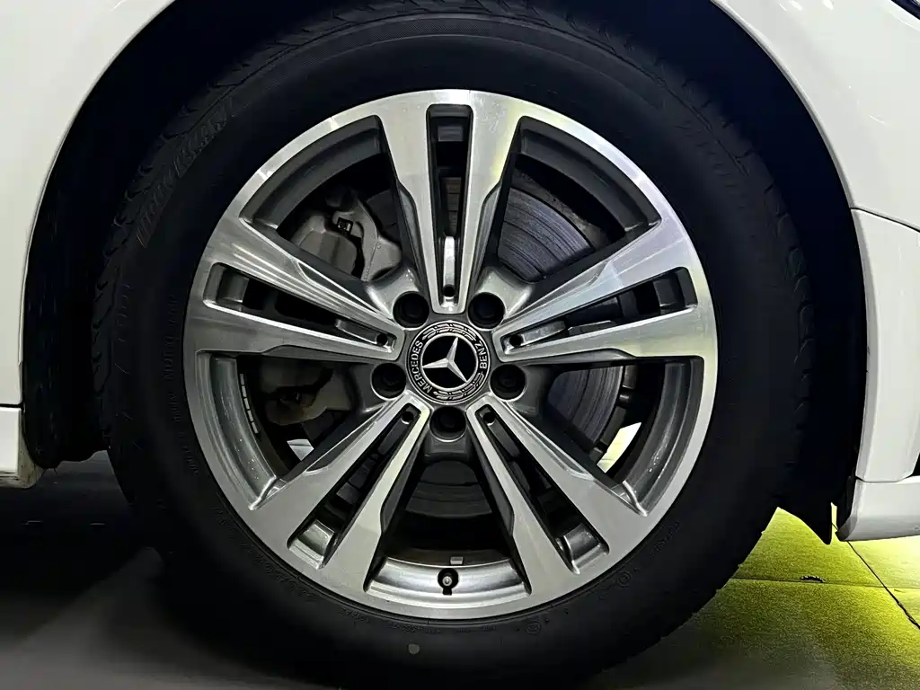 Mercedes-Benz C-Class — миниатюра 17
