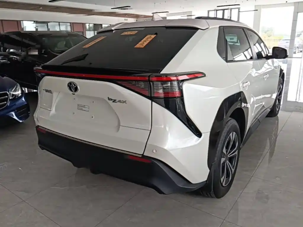Toyota bZ4X — миниатюра 7