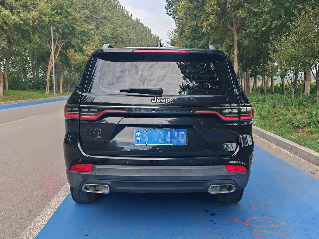 Jeep Grand Commander — миниатюра 4