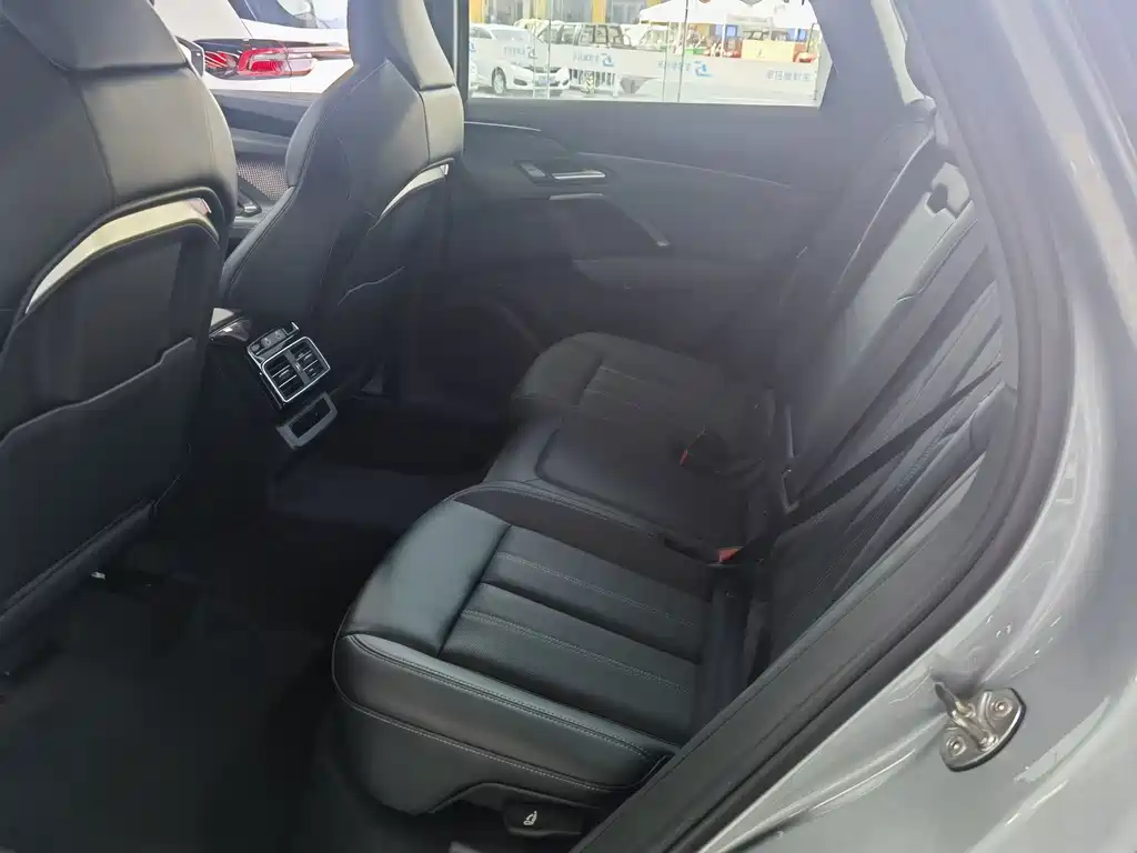 Audi Q5L — миниатюра 6