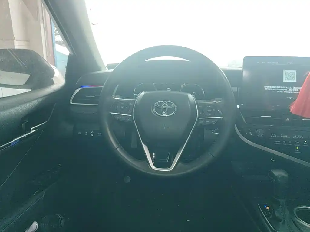 Toyota Camry — миниатюра 11