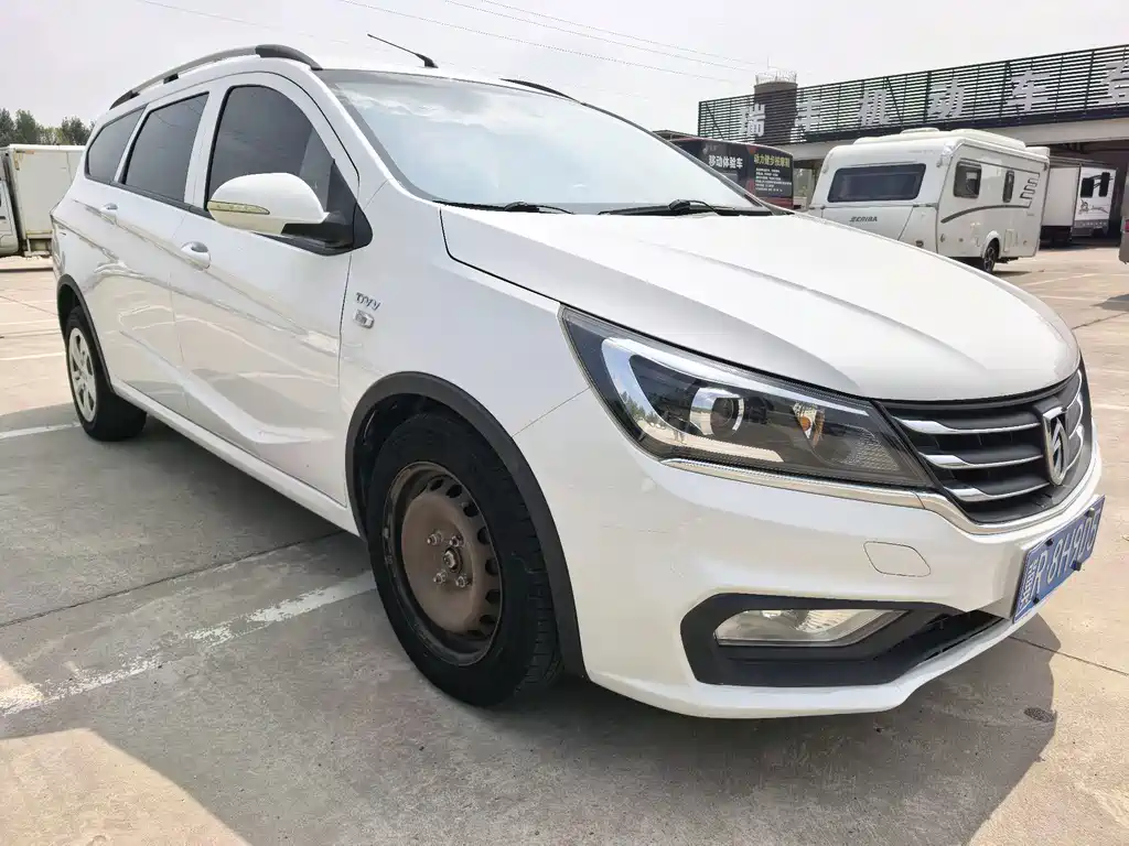 Baojun 310W — миниатюра 3