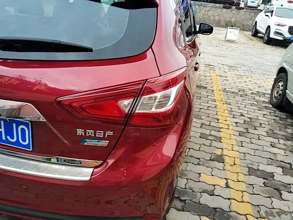 Nissan Tiida — миниатюра 8