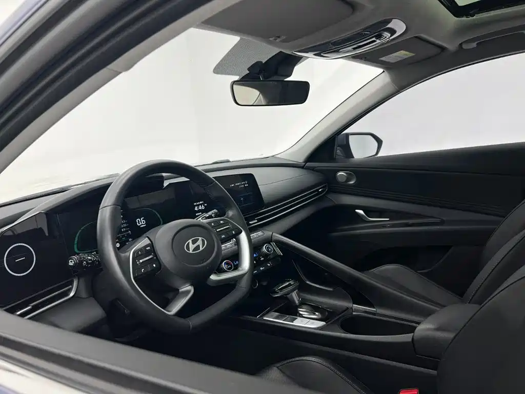 Hyundai Elantra — миниатюра 15