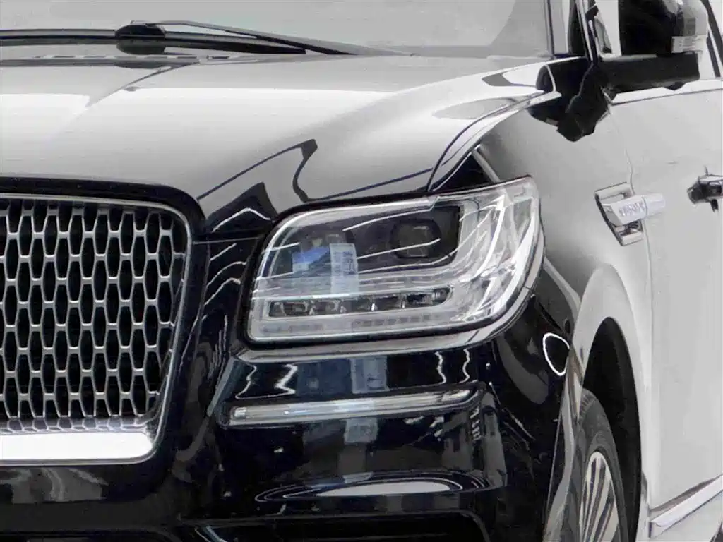 Lincoln Navigator — миниатюра 3