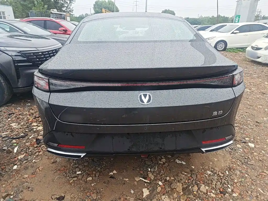 Changan Eado PHEV — миниатюра 6