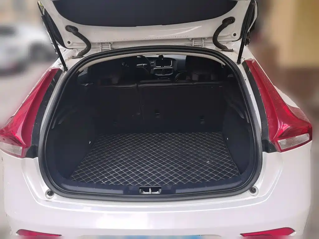Volvo V40 — миниатюра 20