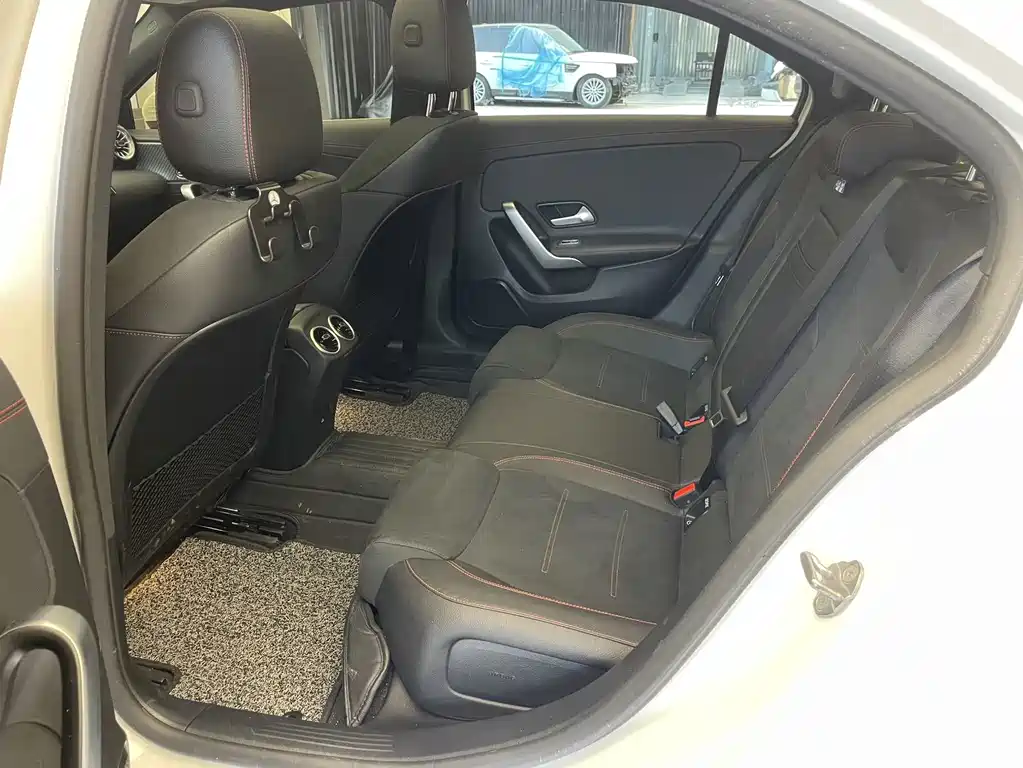 Mercedes-Benz A-Class — миниатюра 6