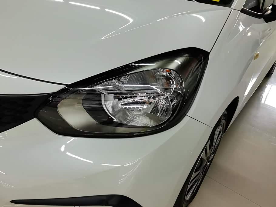 Honda Fit 1.5 л 2024 г. Белый, пробег 20800 км
