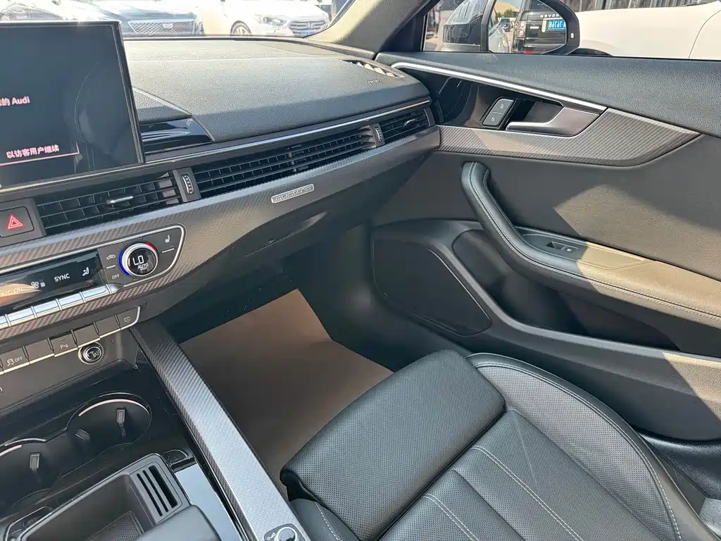 Audi A4L — миниатюра 11