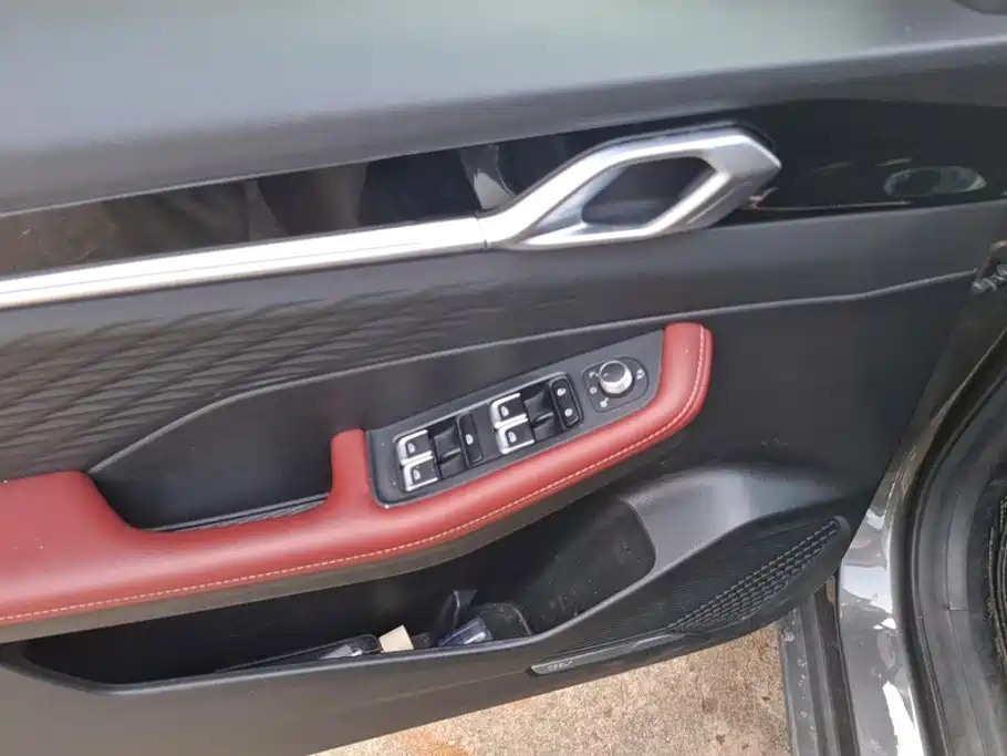 Geely Binyue — миниатюра 7