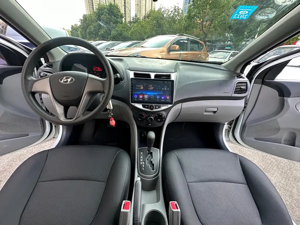 Hyundai Verna — миниатюра 6