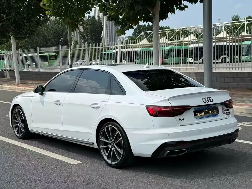 Audi A4L — миниатюра 21