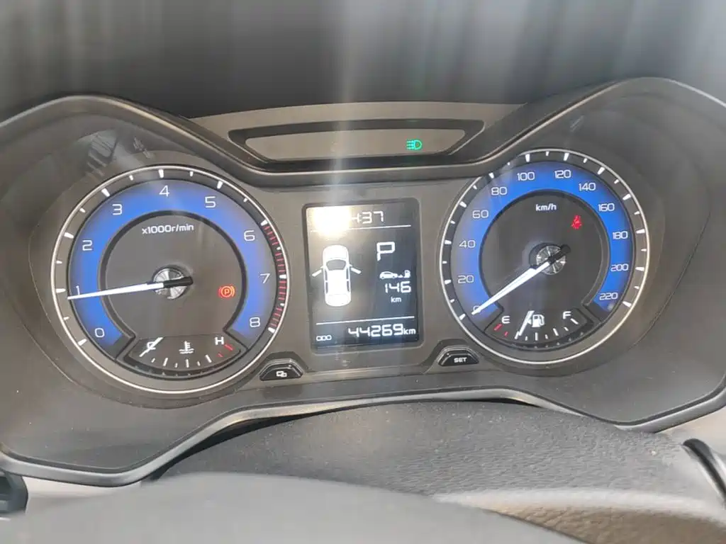 Geely Vision X3 — миниатюра 12