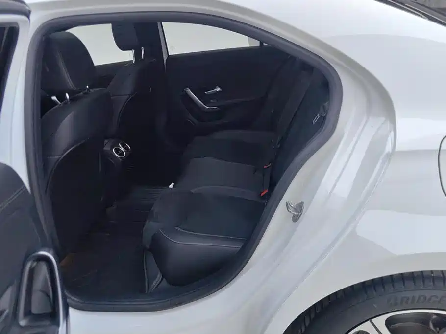 Mercedes-Benz A-Class — миниатюра 11