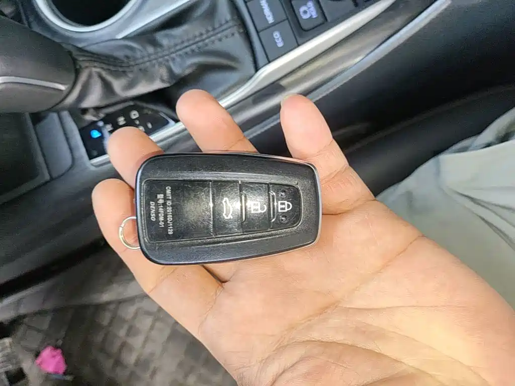 Toyota Camry — миниатюра 9