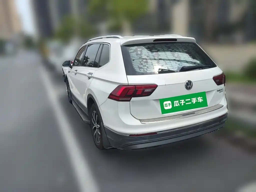 Volkswagen Tiguan L — миниатюра 25