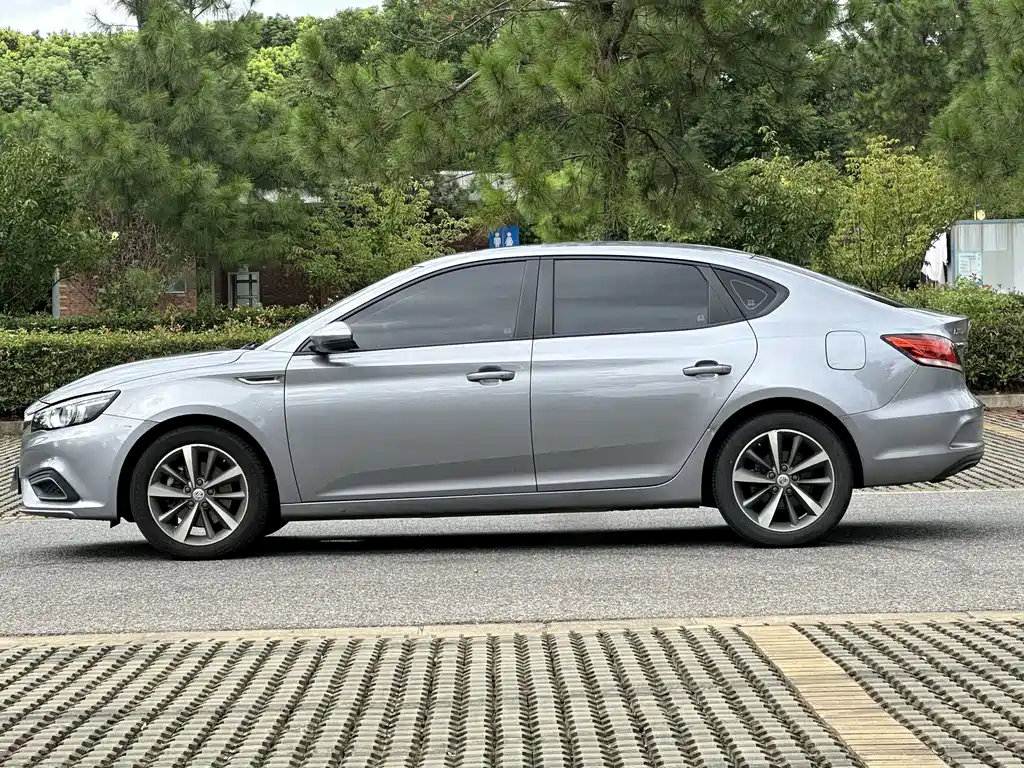 MG MG6 — миниатюра 3