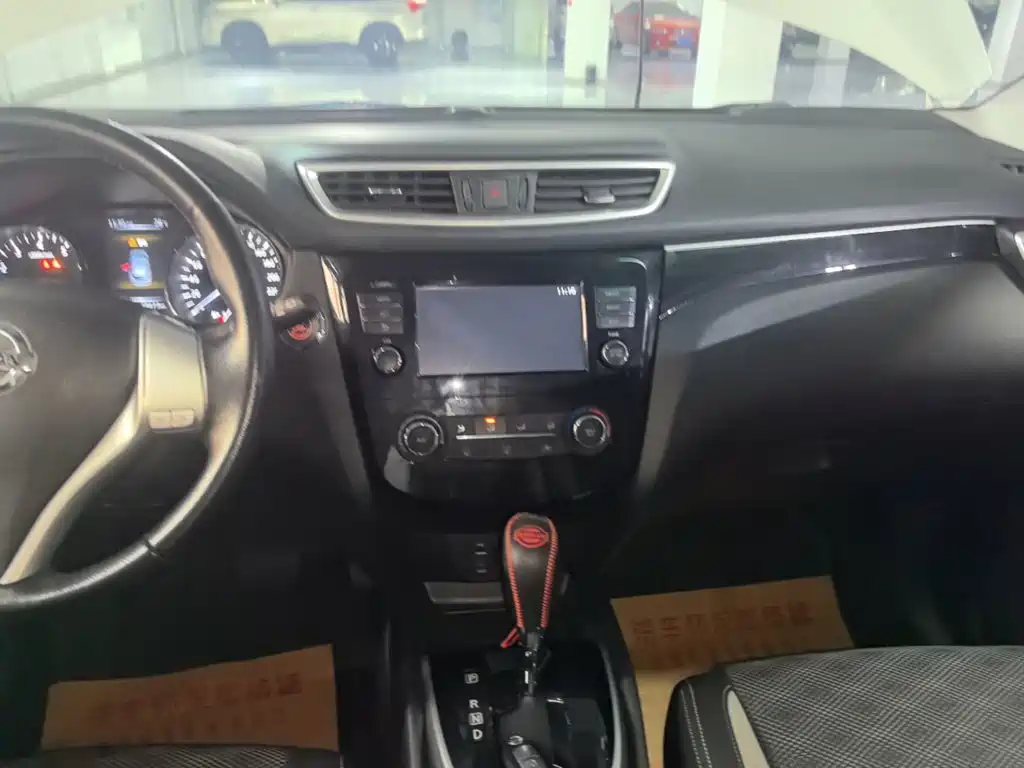 Nissan Qashqai — миниатюра 13