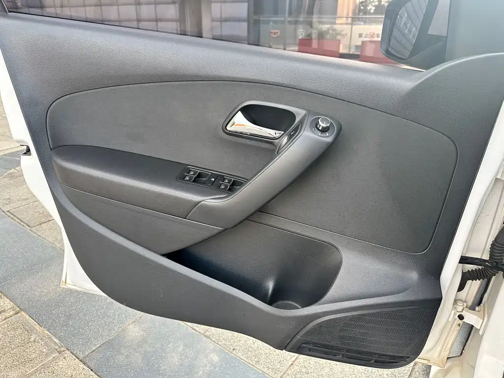 Volkswagen Polo — миниатюра 16