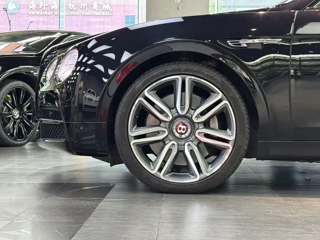 Bentley Flying Spur 4.0T V8 Standard Edition, фото 17