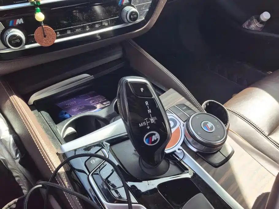 BMW 5 Series — миниатюра 16