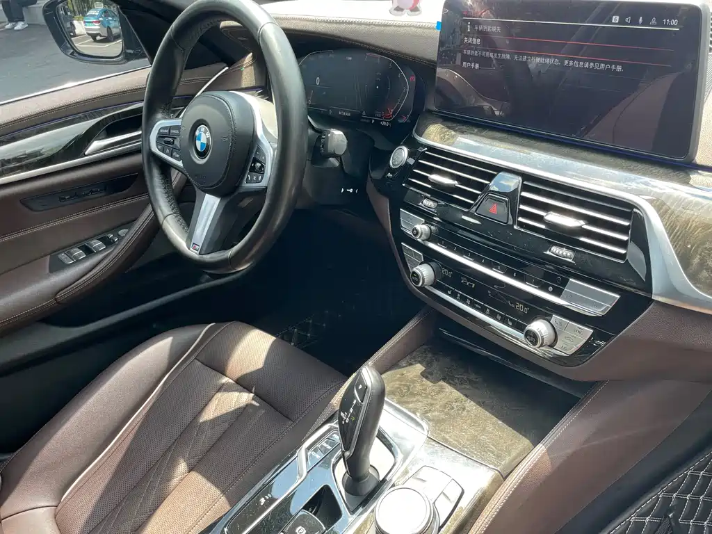 BMW 5 Series — миниатюра 14