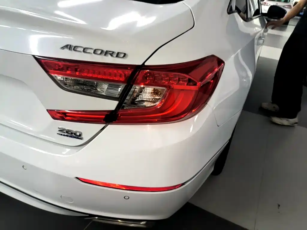 Honda Accord — миниатюра 8