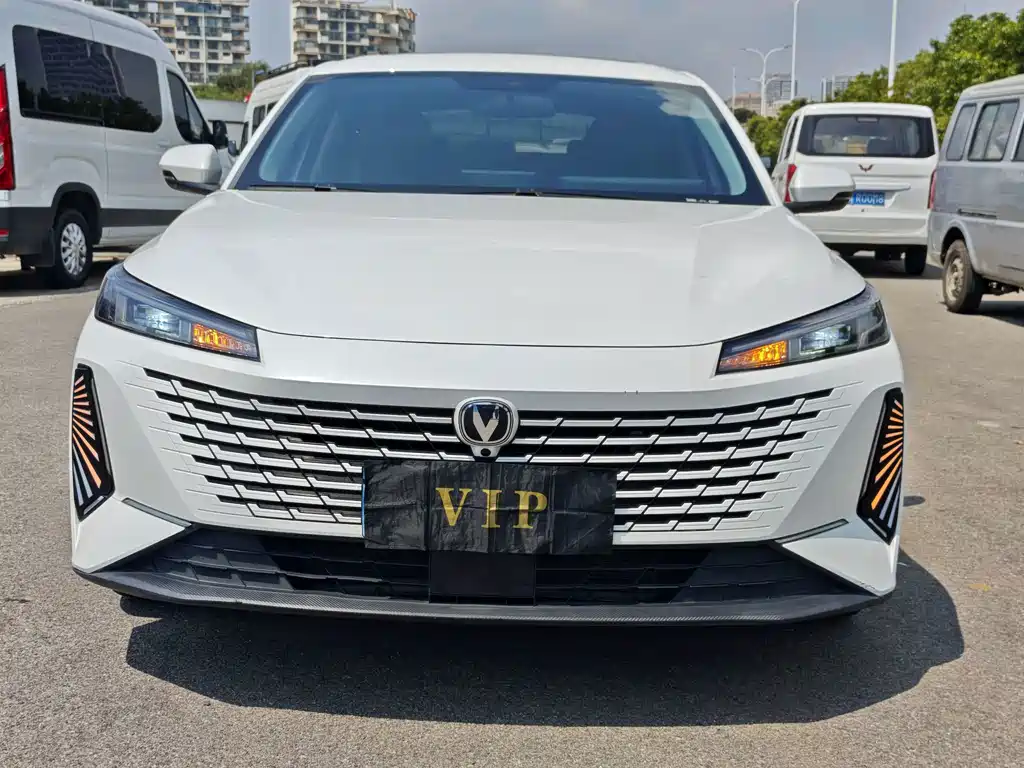 Changan Yida — миниатюра 2