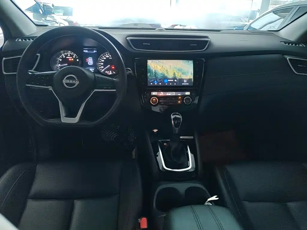 Nissan Qashqai — миниатюра 10