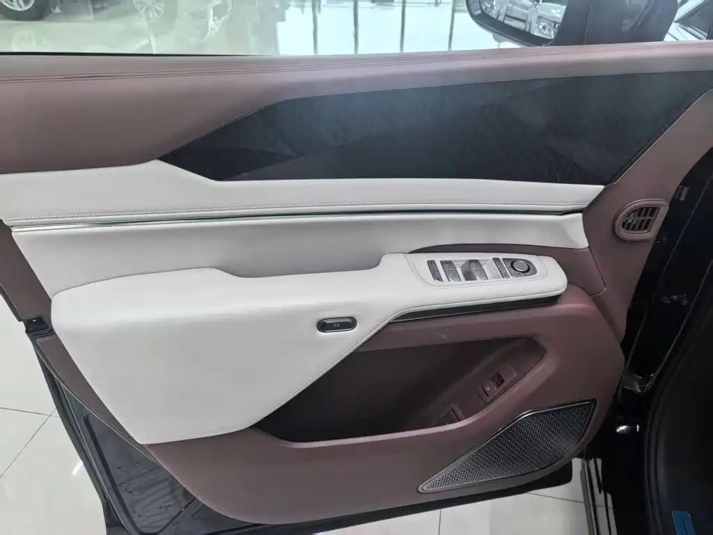 BYD Xia — миниатюра 27