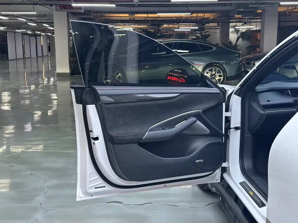 XIAOMI CAR XIAOMI SU7 ULTRA