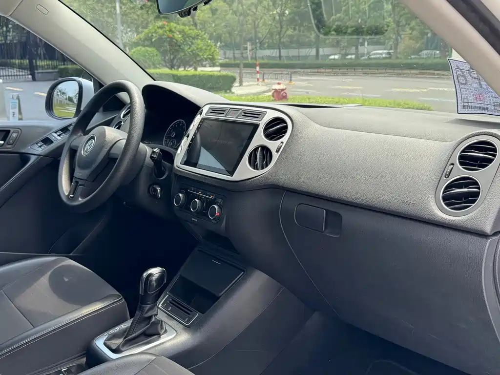 Volkswagen Tiguan - фото 18