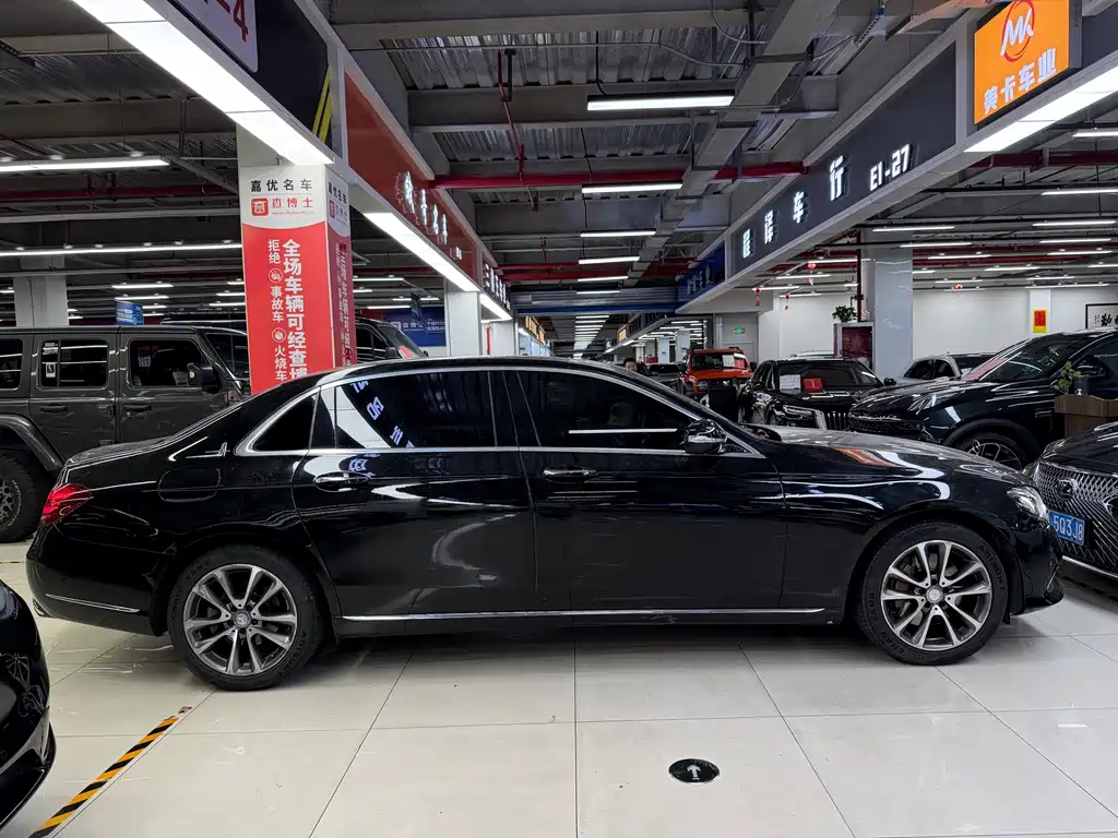 Mercedes-Benz E-Class — миниатюра 7
