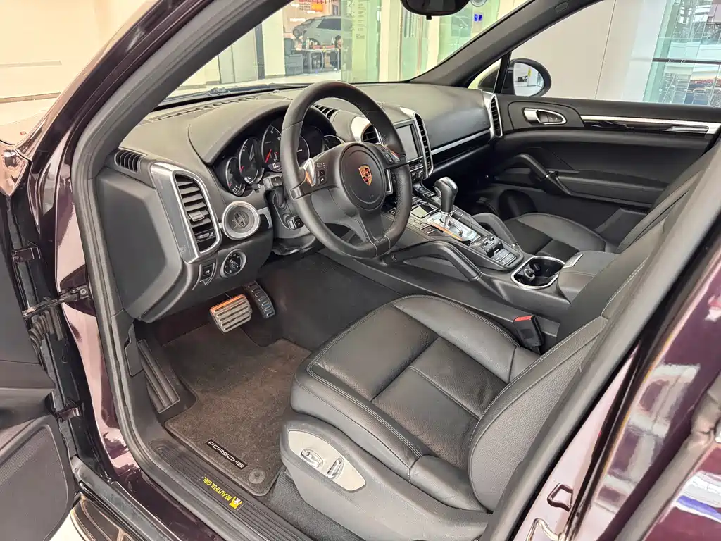 Porsche Cayenne — миниатюра 4