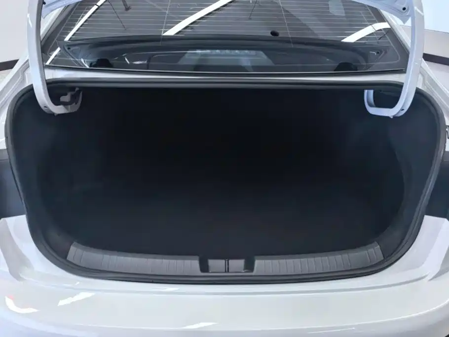 Volkswagen Sagitar — миниатюра 4