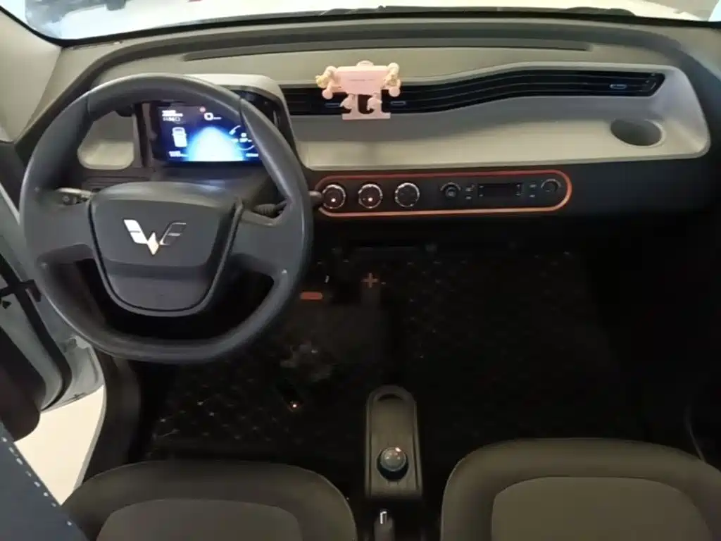 Wuling MINIEV — миниатюра 10