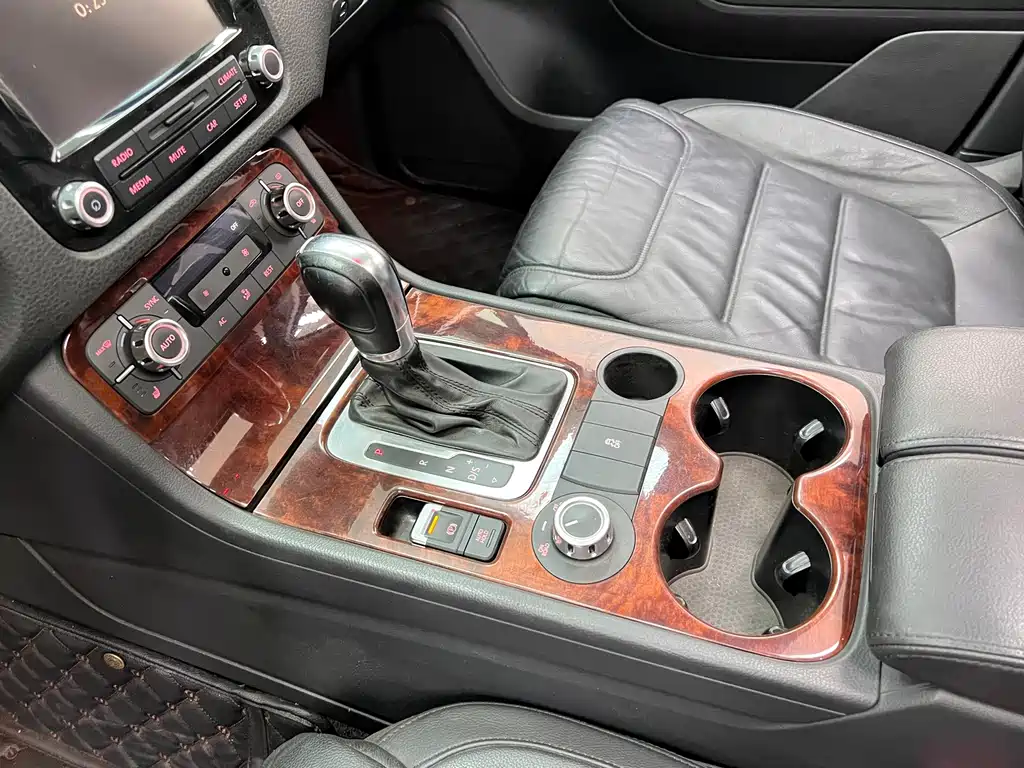 Volkswagen Touareg 3.0TSI Standard Config Type, фото 5