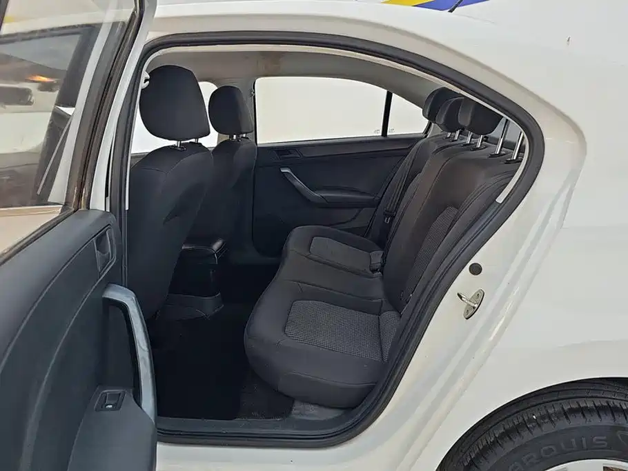 Volkswagen Santana — миниатюра 11